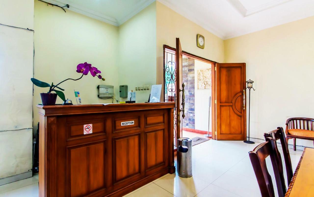 Puri Bernadi Guest House Лембанг Екстериор снимка