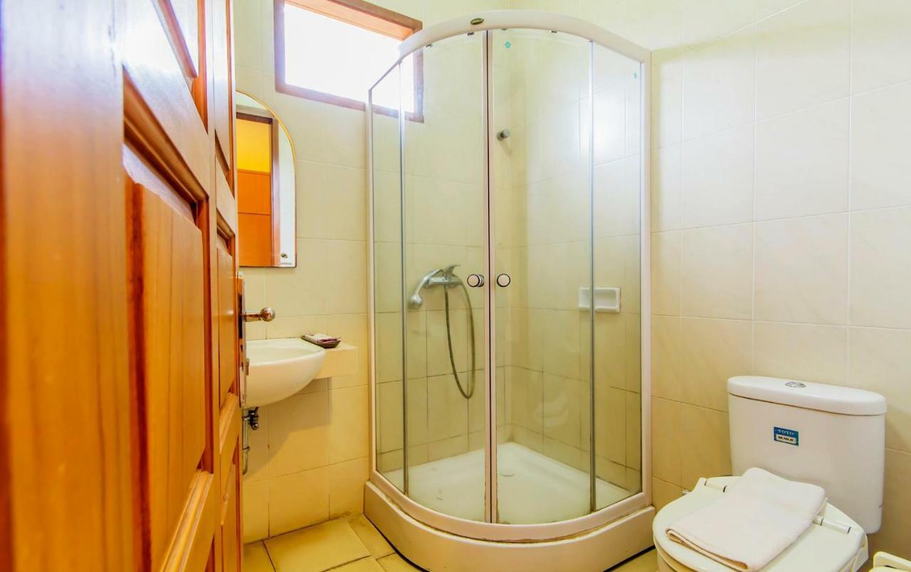 Puri Bernadi Guest House Лембанг Екстериор снимка