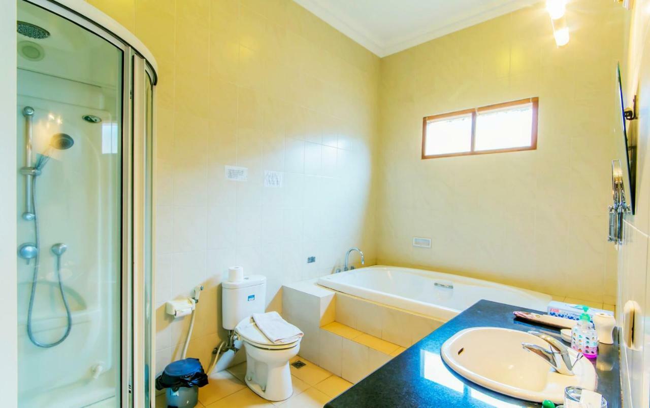 Puri Bernadi Guest House Лембанг Екстериор снимка