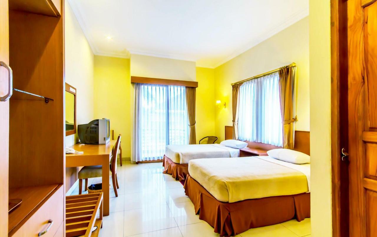 Puri Bernadi Guest House Лембанг Екстериор снимка