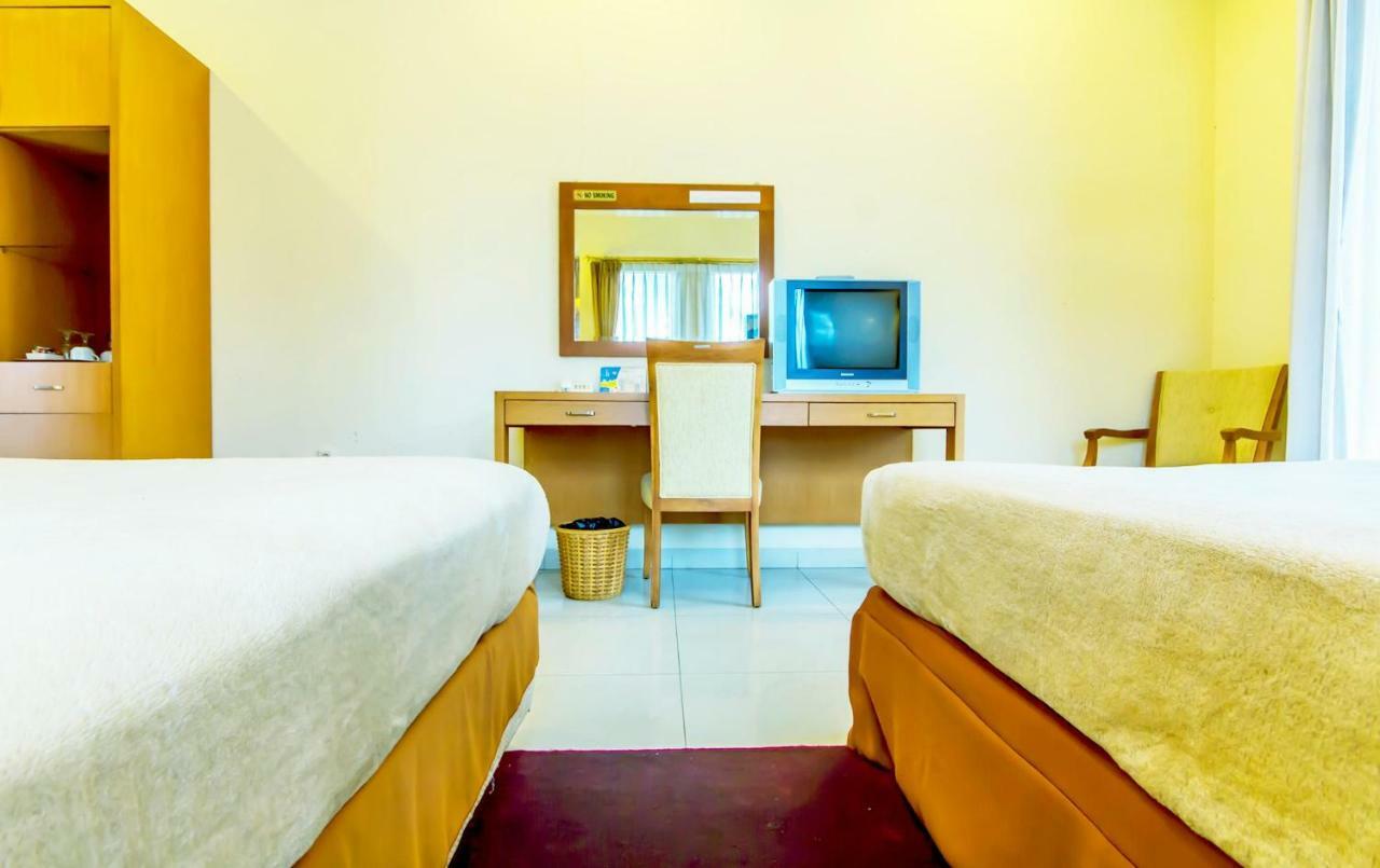 Puri Bernadi Guest House Лембанг Екстериор снимка