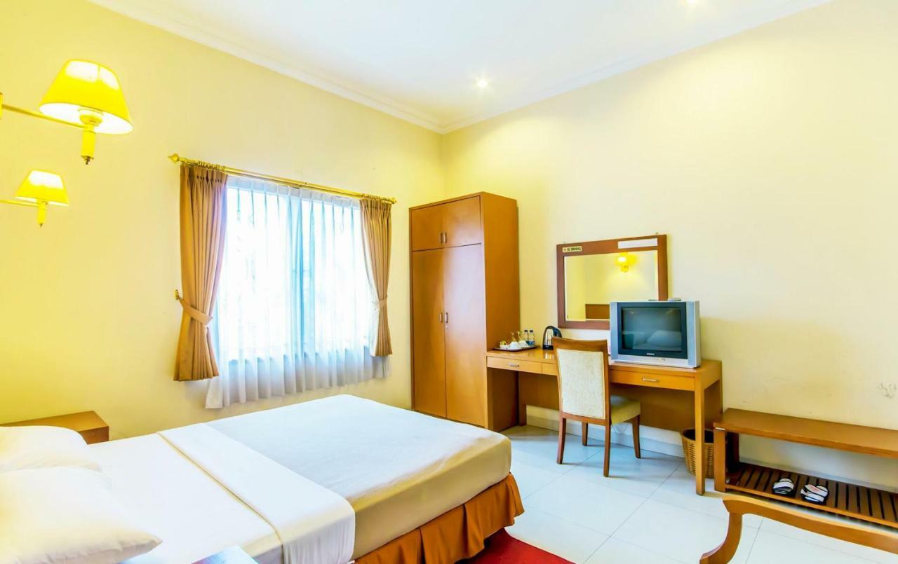 Puri Bernadi Guest House Лембанг Екстериор снимка