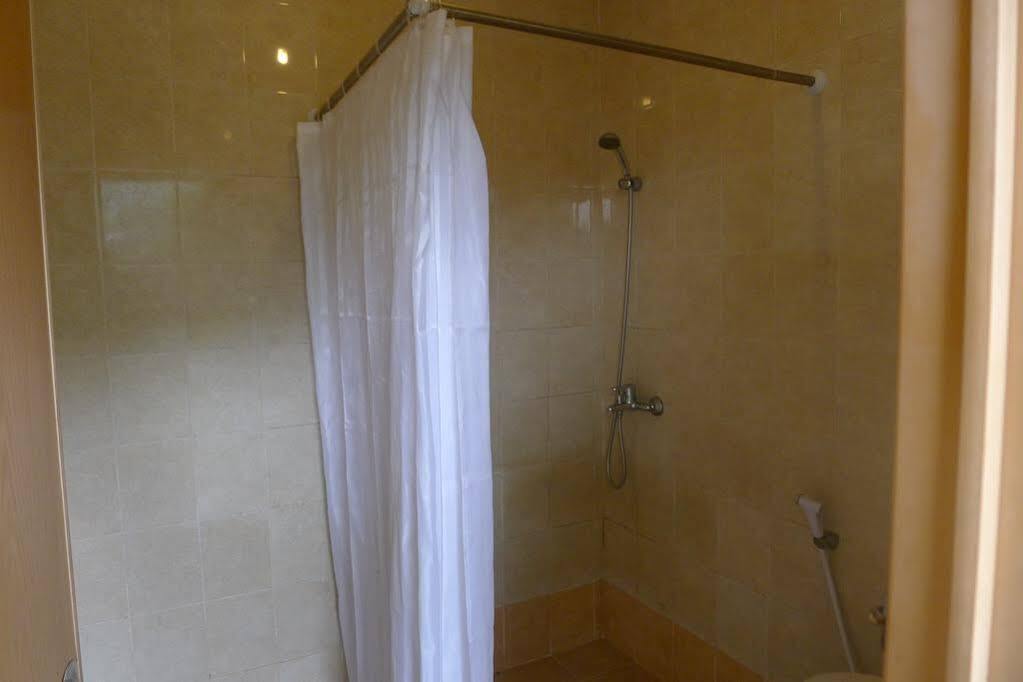 Puri Bernadi Guest House Лембанг Екстериор снимка